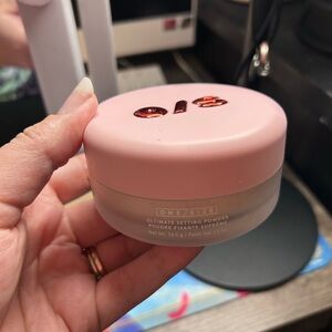 ONE/SIZE Ultimate Setting Powder - Soft Pink